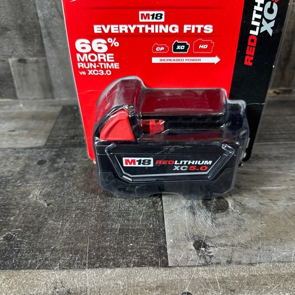 (1) NEW IN PACK Genuine Milwaukee M18 48-11-1850 5.0 AH Battery 18V XC 18 Volt